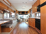2006 Fleetwood Bounder Photo #3
