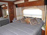 2006 Fleetwood Bounder Photo #11