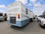 2004 Fleetwood Bounder Photo #7