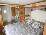 2004 Fleetwood Bounder Photo #27