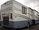 2004 Fleetwood Bounder Photo #22