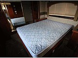2005 Fleetwood Bounder Photo #10