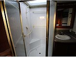 2005 Fleetwood Bounder Photo #12