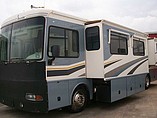 2005 Fleetwood Bounder Photo #2