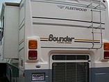 2005 Fleetwood Bounder Photo #3