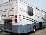 2005 Fleetwood Bounder Photo #4