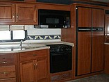 2005 Fleetwood Bounder Photo #7