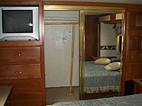 2005 Fleetwood Bounder Photo #10