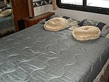 2005 Fleetwood Bounder Photo #11
