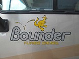 2006 Fleetwood Bounder Photo #10