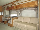 2006 Fleetwood Bounder Photo #17