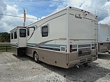 2002 Fleetwood Bounder Photo #4