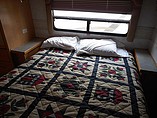2002 Fleetwood Bounder Photo #20