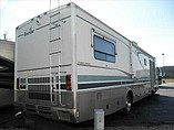 2002 Fleetwood Bounder Photo #4