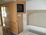 2002 Fleetwood Bounder Photo #14