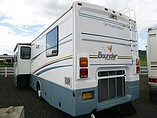 2005 Fleetwood Bounder Photo #2