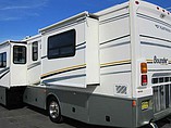 2005 Fleetwood Bounder Photo #4