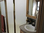 2005 Fleetwood Bounder Photo #17