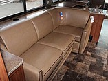 2014 Fleetwood Bounder Classic Photo #27