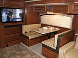 2013 Fleetwood Bounder Classic Photo #4