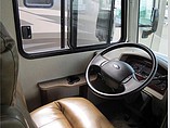 2015 Fleetwood Bounder Classic Photo #15