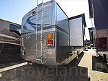 2011 Fleetwood Bounder Classic Photo #3