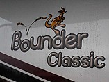 2014 Fleetwood Bounder Classic Photo #16
