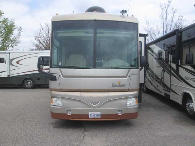 2006 Fleetwood Bounder Photo