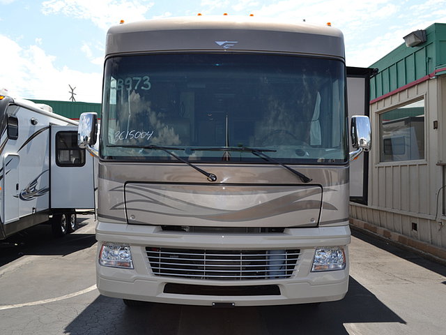 2015 Fleetwood Bounder Classic Photo