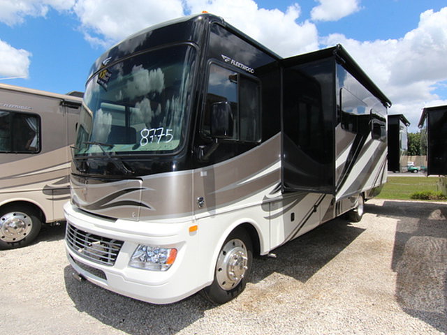 2015 Fleetwood Bounder Classic Photo