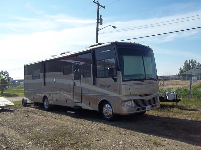 2007 Fleetwood Bounder Classic Photo
