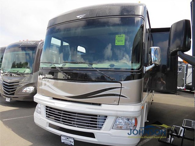 2015 Fleetwood Bounder Classic Photo
