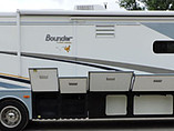 2005 Fleetwood Bounder Diesel Photo #18