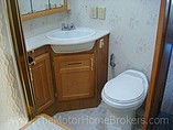 1999 Fleetwood Discovery Photo #15