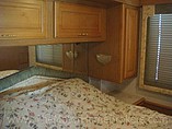 1999 Fleetwood Discovery Photo #19