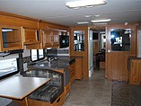 2005 Fleetwood Discovery Photo #5