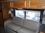 2005 Fleetwood Discovery Photo #9