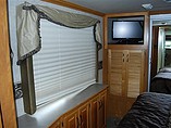 2005 Fleetwood Discovery Photo #13