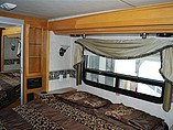 2005 Fleetwood Discovery Photo #14