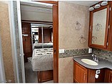 2007 Fleetwood Discovery Photo #4