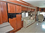 2007 Fleetwood Discovery Photo #13
