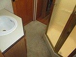 1997 Fleetwood Discovery Photo #14