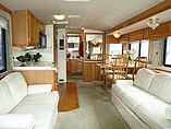 1999 Fleetwood Discovery Photo #10