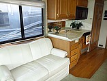 1999 Fleetwood Discovery Photo #12