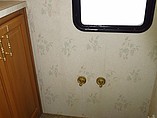 1999 Fleetwood Discovery Photo #18
