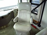 1999 Fleetwood Discovery Photo #29