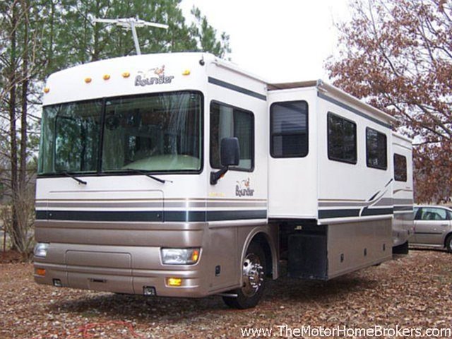 2001 Fleetwood Bounder Diesel Photo