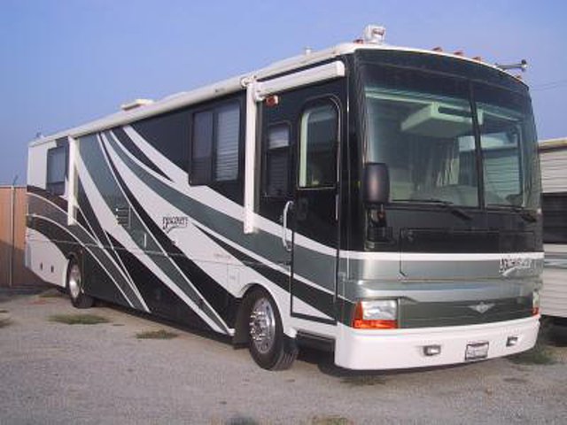 2003 Fleetwood Discovery Photo