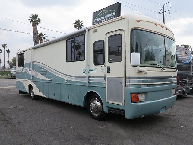 1996 Fleetwood Discovery Photo