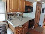 1999 Fleetwood Discovery Photo #9